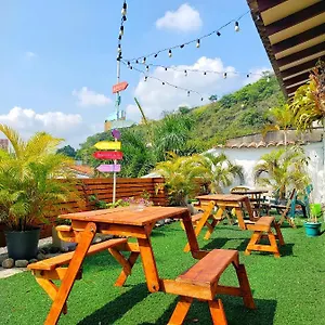 Roof 2*, Cali Colombia